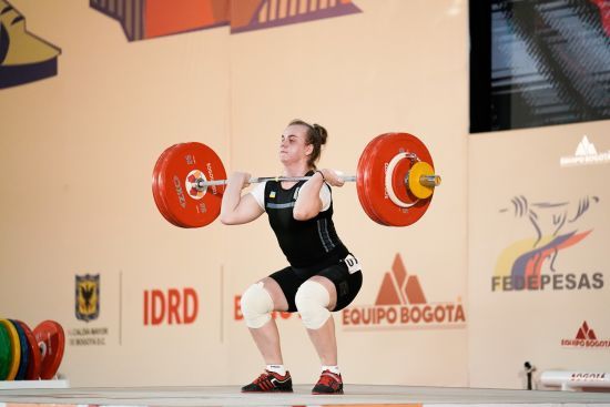 Завоевали "золото" и "серебро": две украинки поднялись на пьедестал почета на ЧМ-2022 по тяжелой атлетике