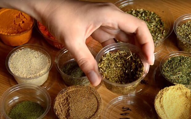 Можно ли использовать специи по истечении срока годности: обязательные правила хранения