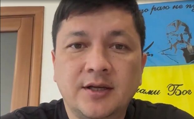 Помогает во всем: Ким в необычной униформе показал как борется со стрессом