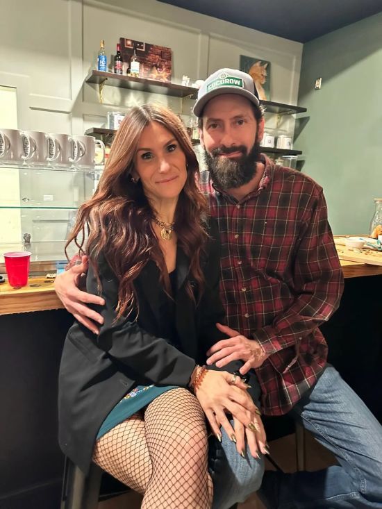 Жінка врятувала життя незнайомцю та вийшла заміж за його брата: фото, подробиці