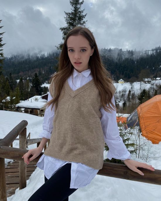 Известная украинская актриса показала свою разрушенную квартиру в Чернигове в результате вражеской атаки