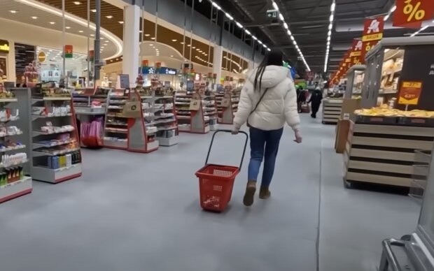 Auchan закрывает свои супермаркеты: все по одной причине