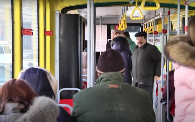 Украинцам вернут часть денег за проезд в общественном транспорте: кого коснется