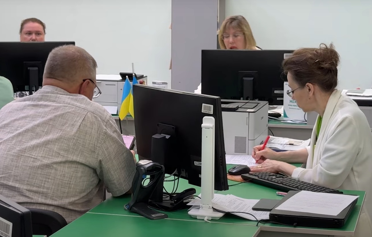 Грошова допомога для ВПО у Дніпропетровській області: хто саме має право на отримання нових виплат