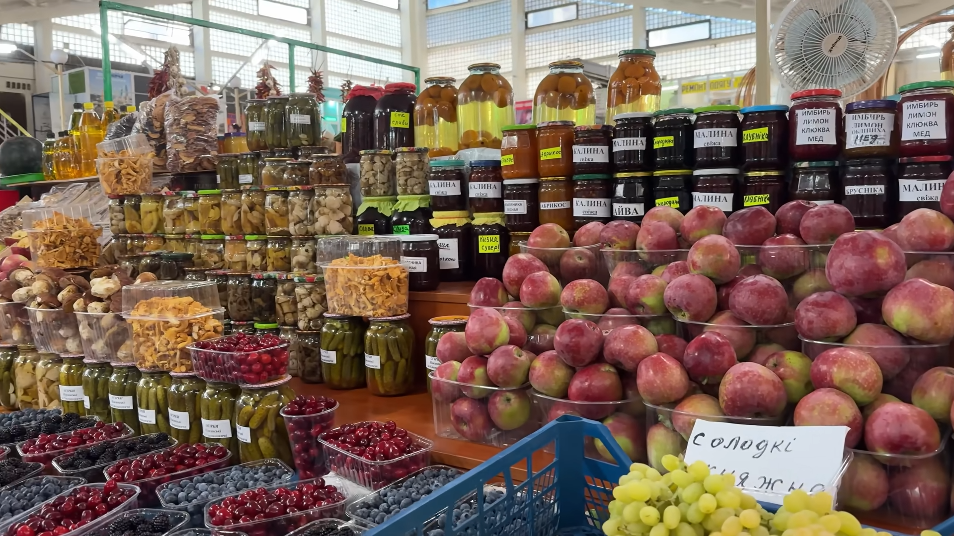 Дефіцит продуктів в Чернігівській області: експерти розповіли, чому полиці у магазинах можуть стати пустими