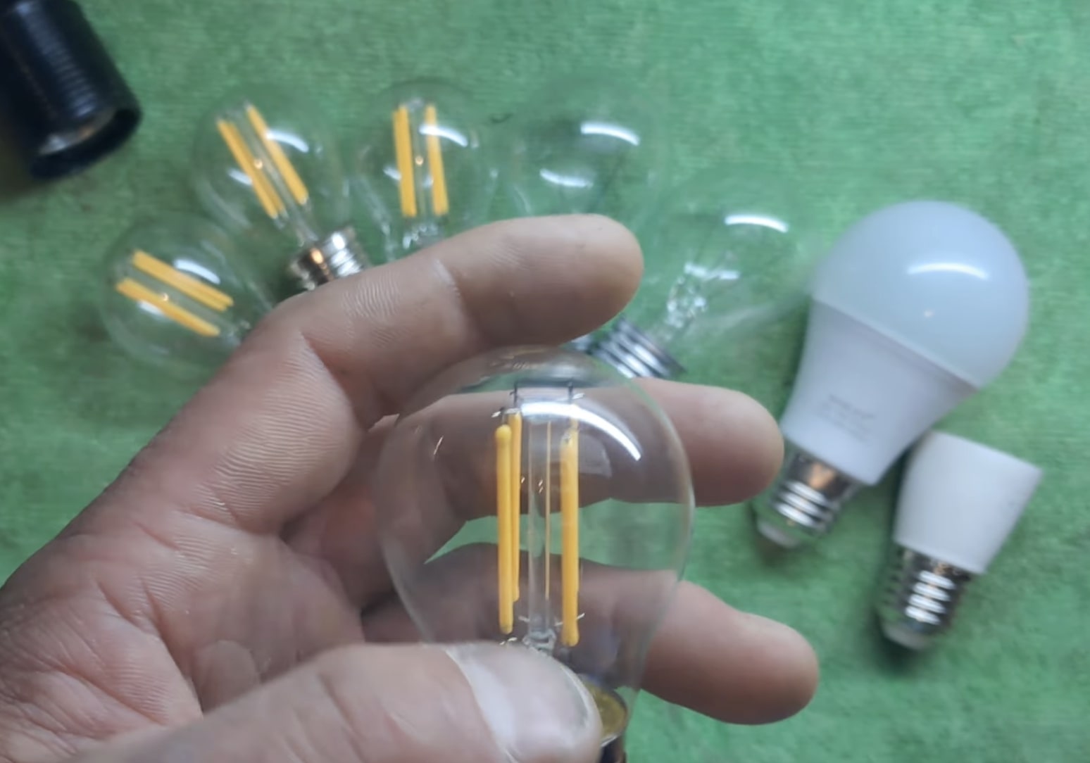 Графік відключення світла в Житомирській області на 18 листопада: де саме доведеться бути 8 годин без електрики