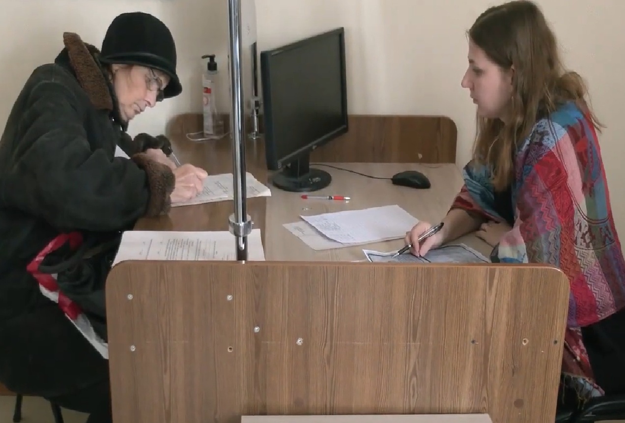 Безкоштовні продукти для ВПО та пенсіонерів у Запоріжжі: українцям надають допомогу, як її отримати